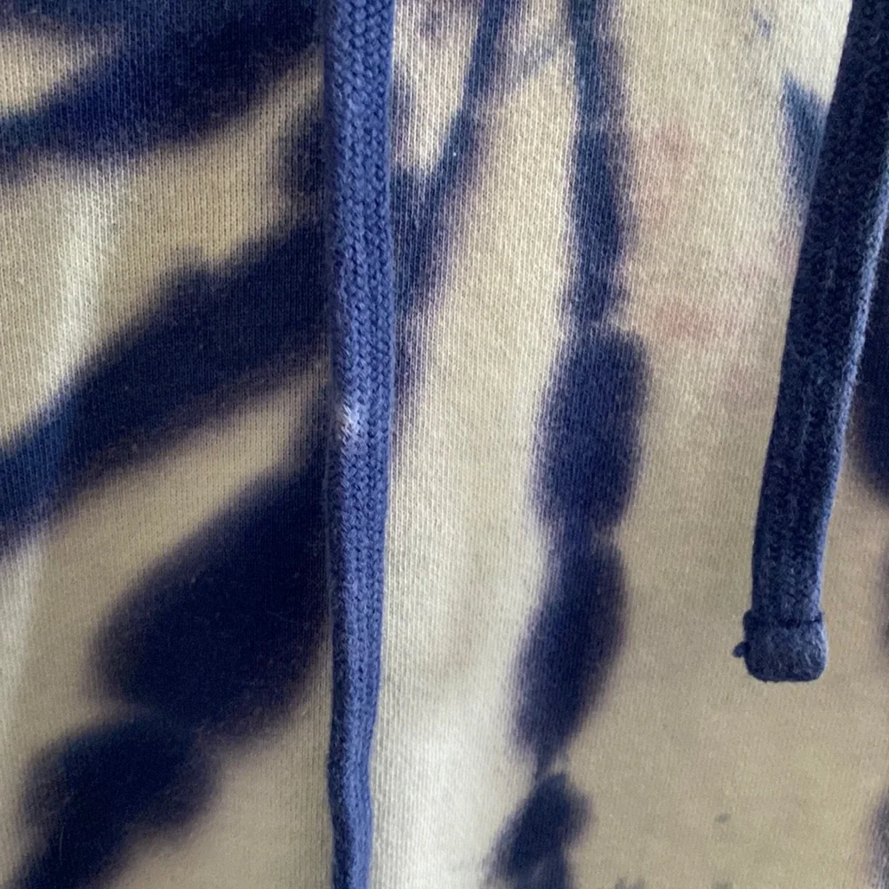 Sun + Stone Men’s fleece pullover hoodie - Picture 3 of 4